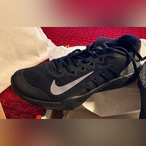 Mens Nike Trainer 2 Black/Grey - M7.5/W9